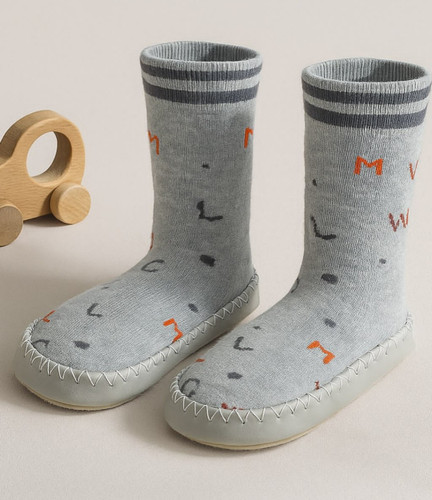 پاپوش بچگانه